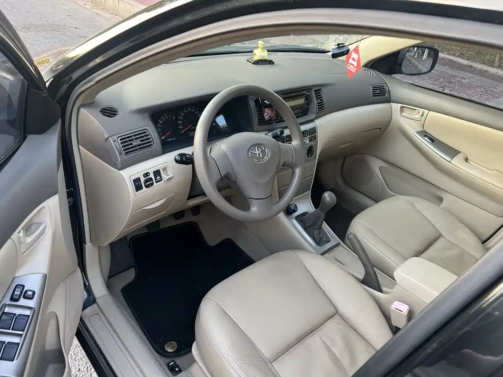 TOYOTA COROLLA 2011