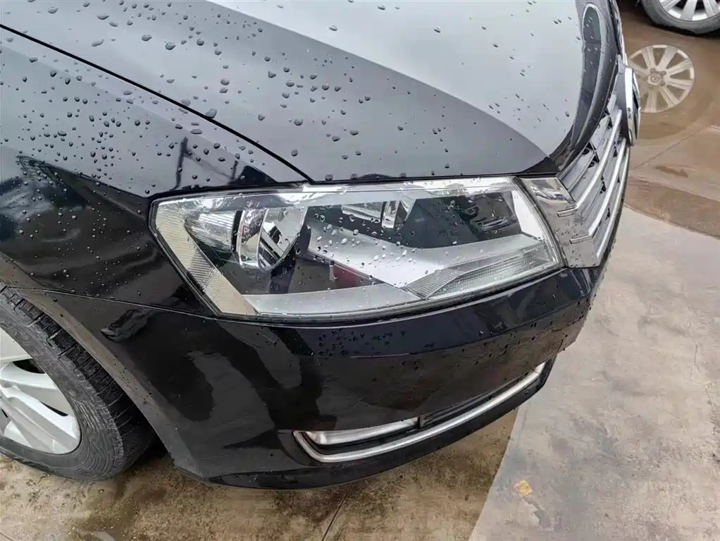 VOLKSWAGEN LAVIDA 2013