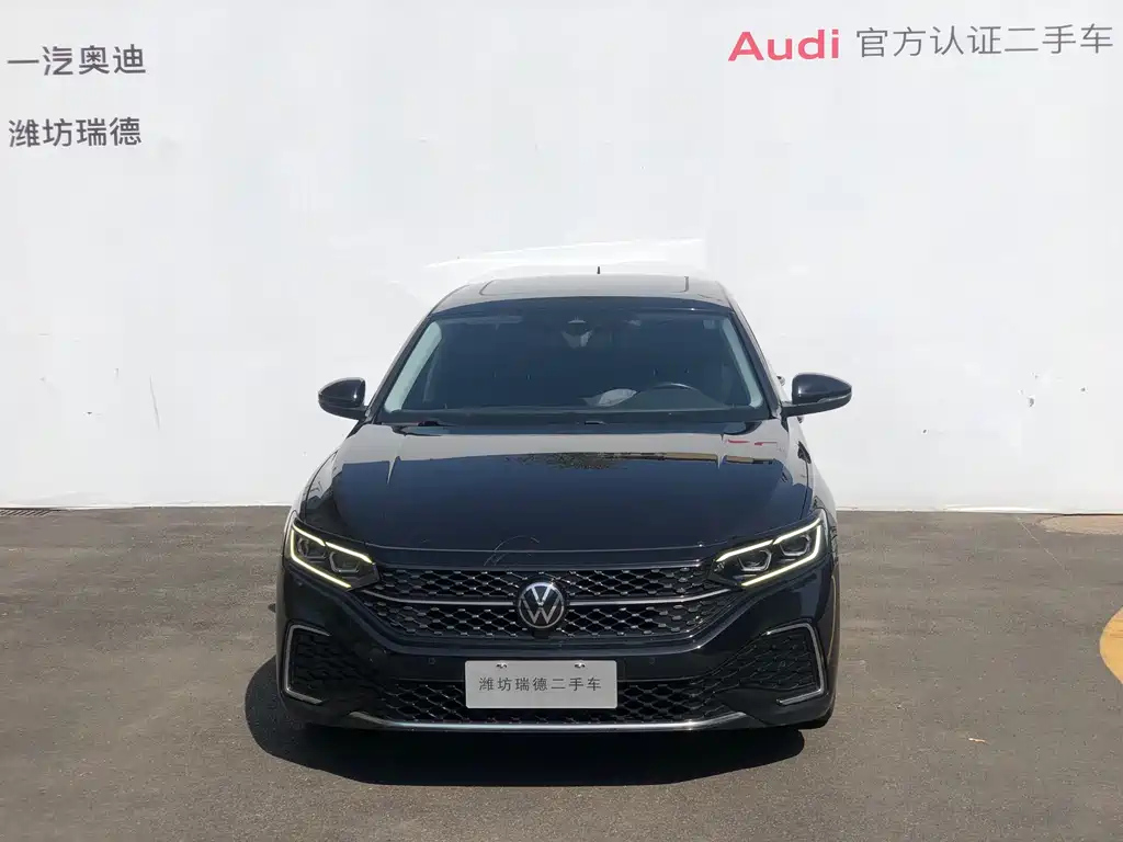 VOLKSWAGEN PASSAT 2022