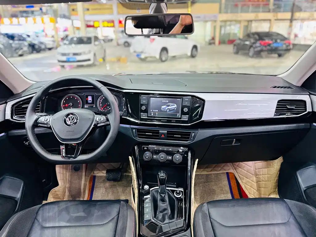 VOLKSWAGEN TAYRON 2020