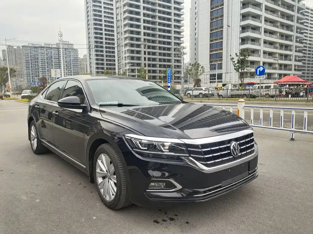 VOLKSWAGEN PASSAT 2020