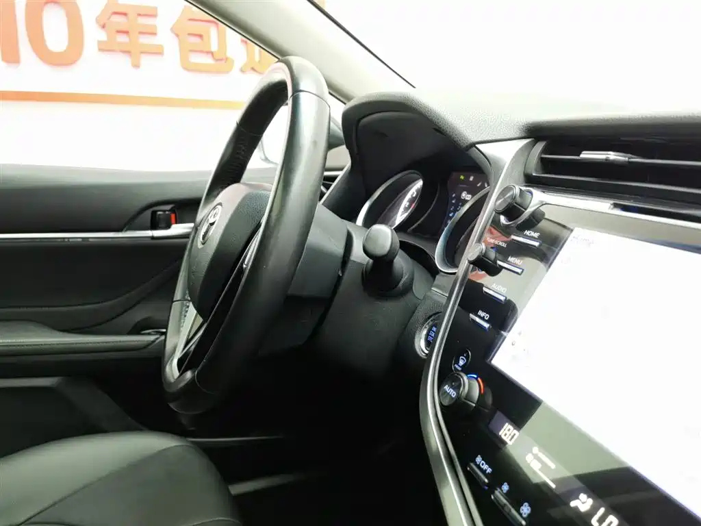TOYOTA CAMRY 2018