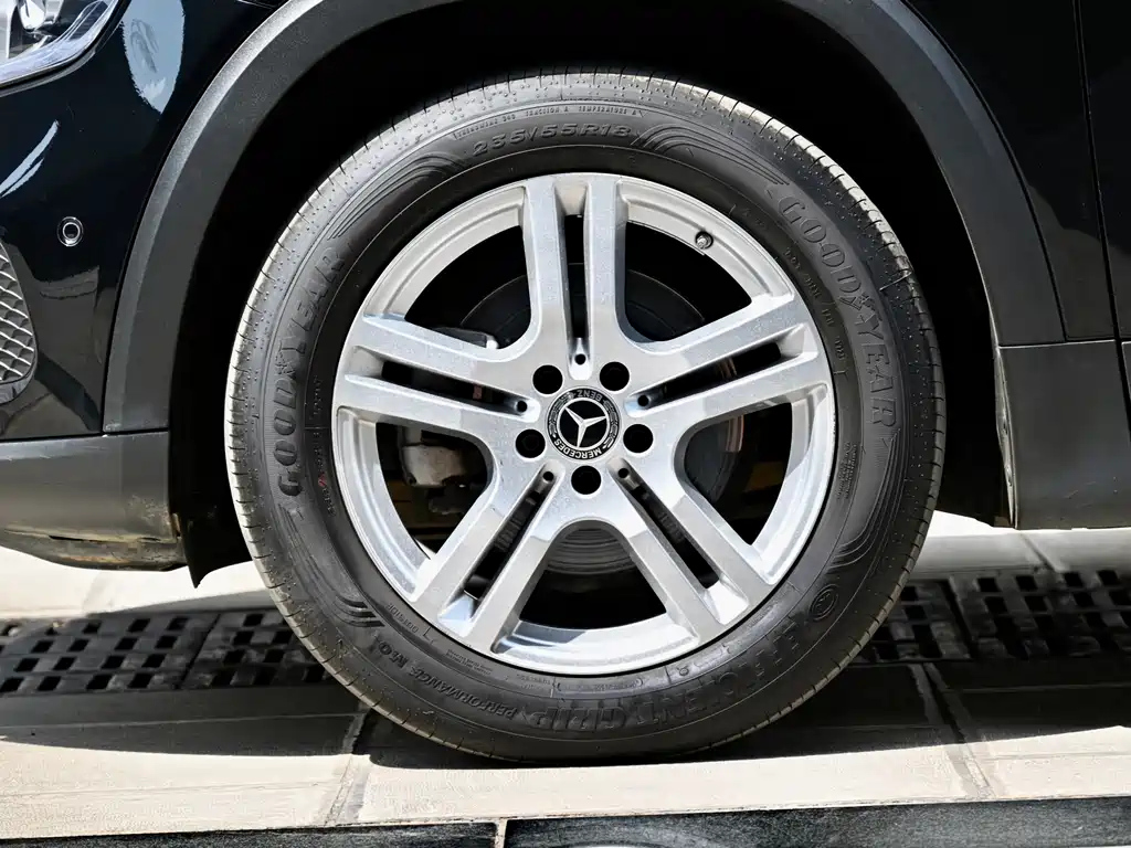 MERCEDES BENZ GLB 2021