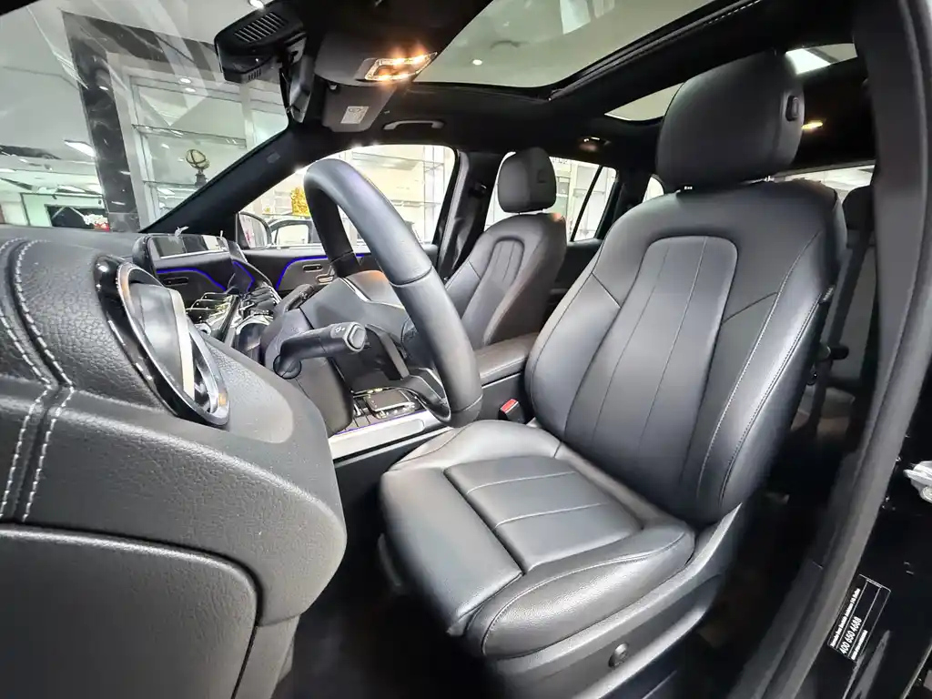 MERCEDES BENZ GLB 2023
