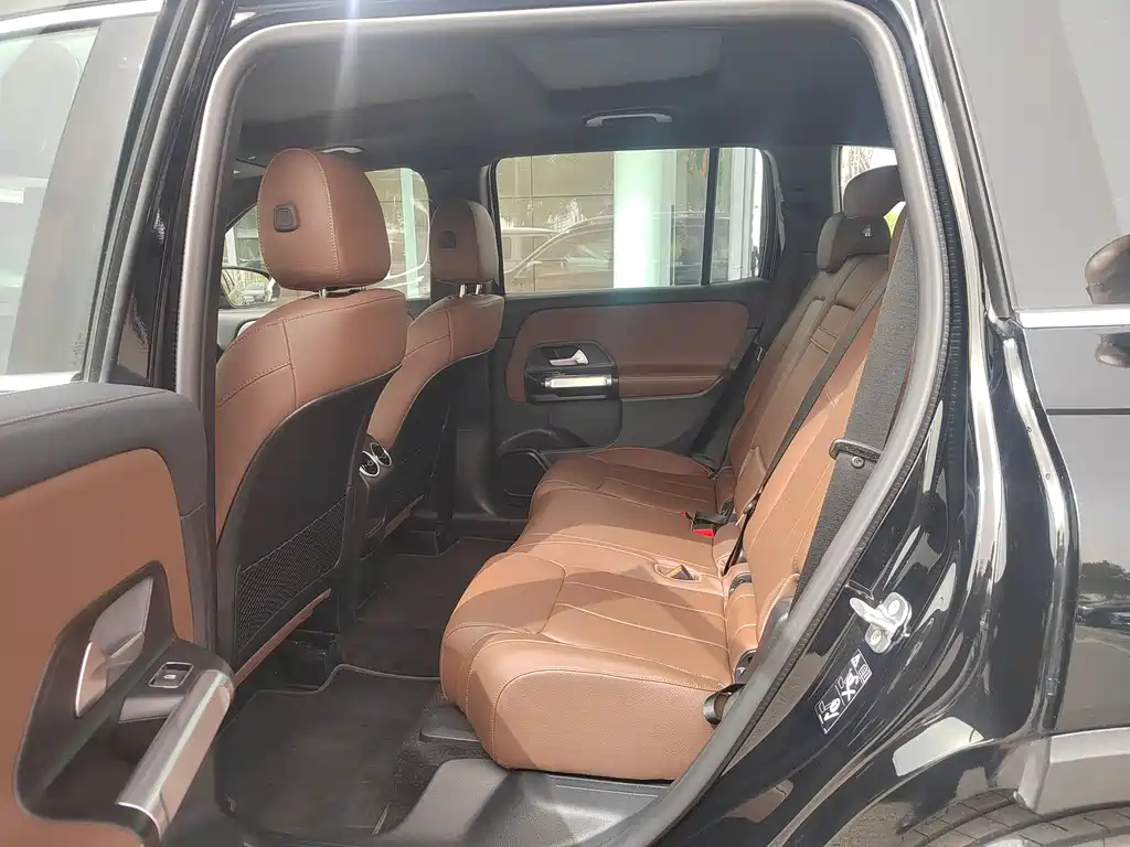 MERCEDES BENZ GLB 2024