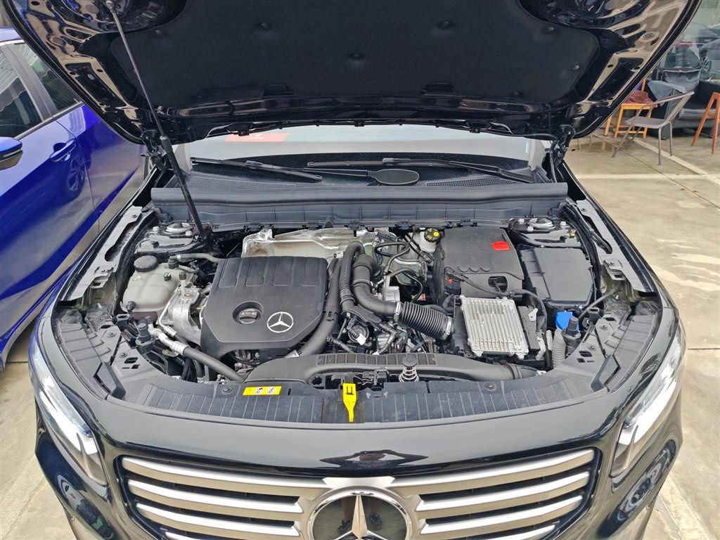 MERCEDES BENZ GLB 2024