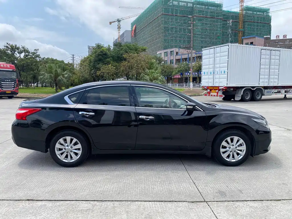 NISSAN TEANA 2016