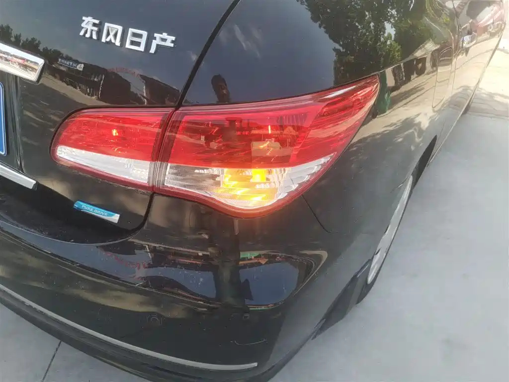 NISSAN SYLPHY 2012