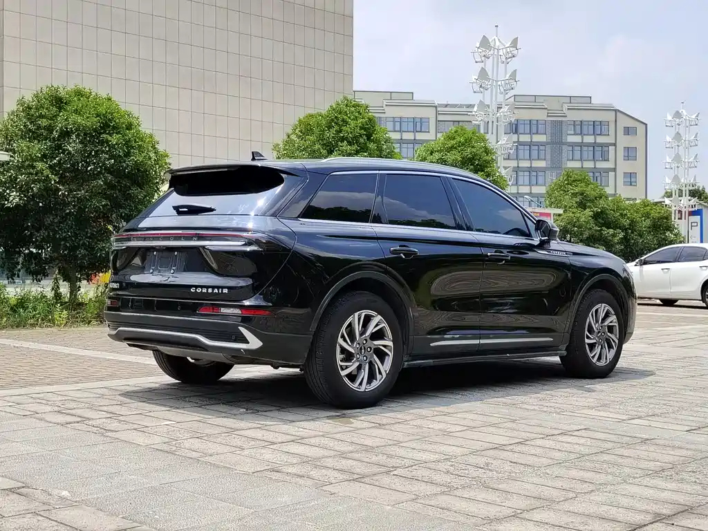 LINCOLN ADVENTURER 2023