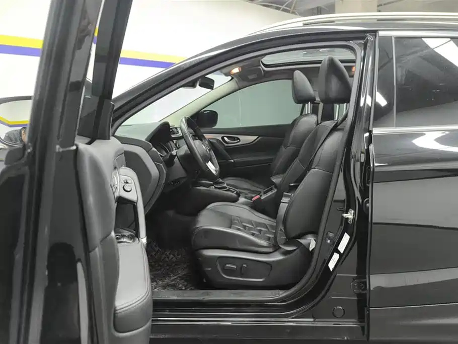 NISSAN QASHQAI 2019