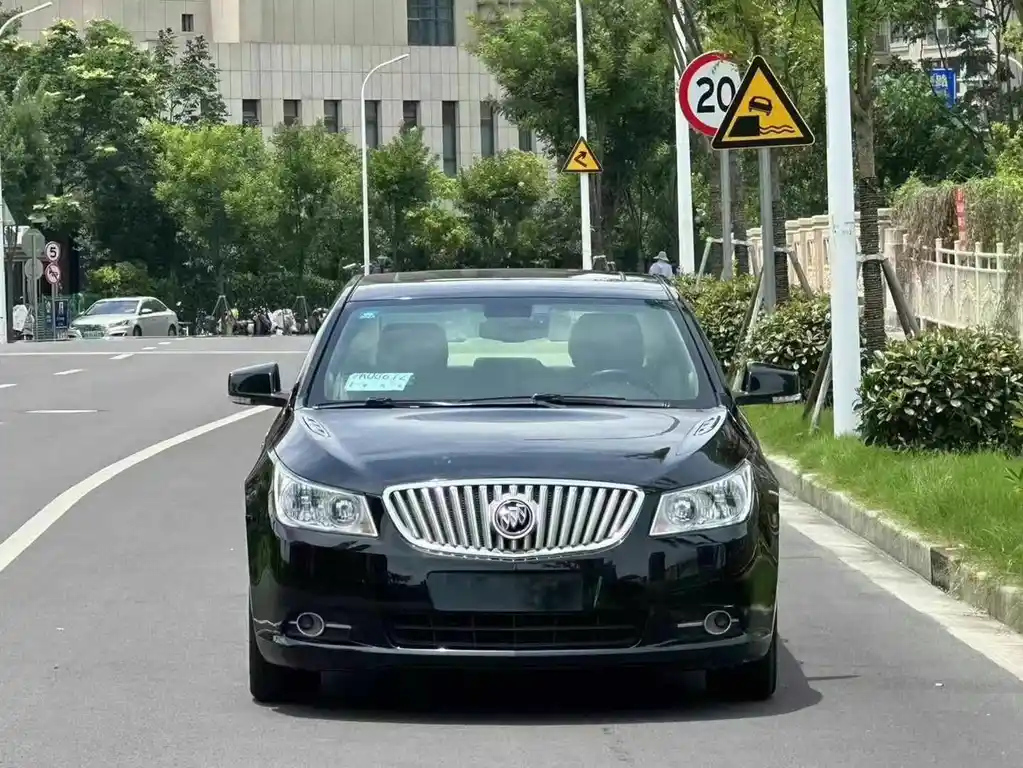 BUICK LACROSSE 2010