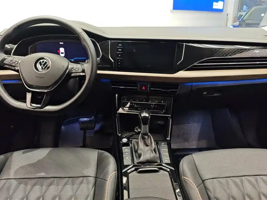 VOLKSWAGEN PASSAT 2020