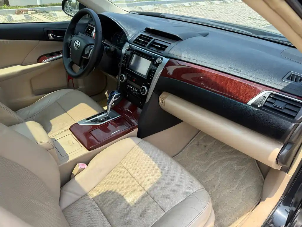 TOYOTA CAMRY 2012