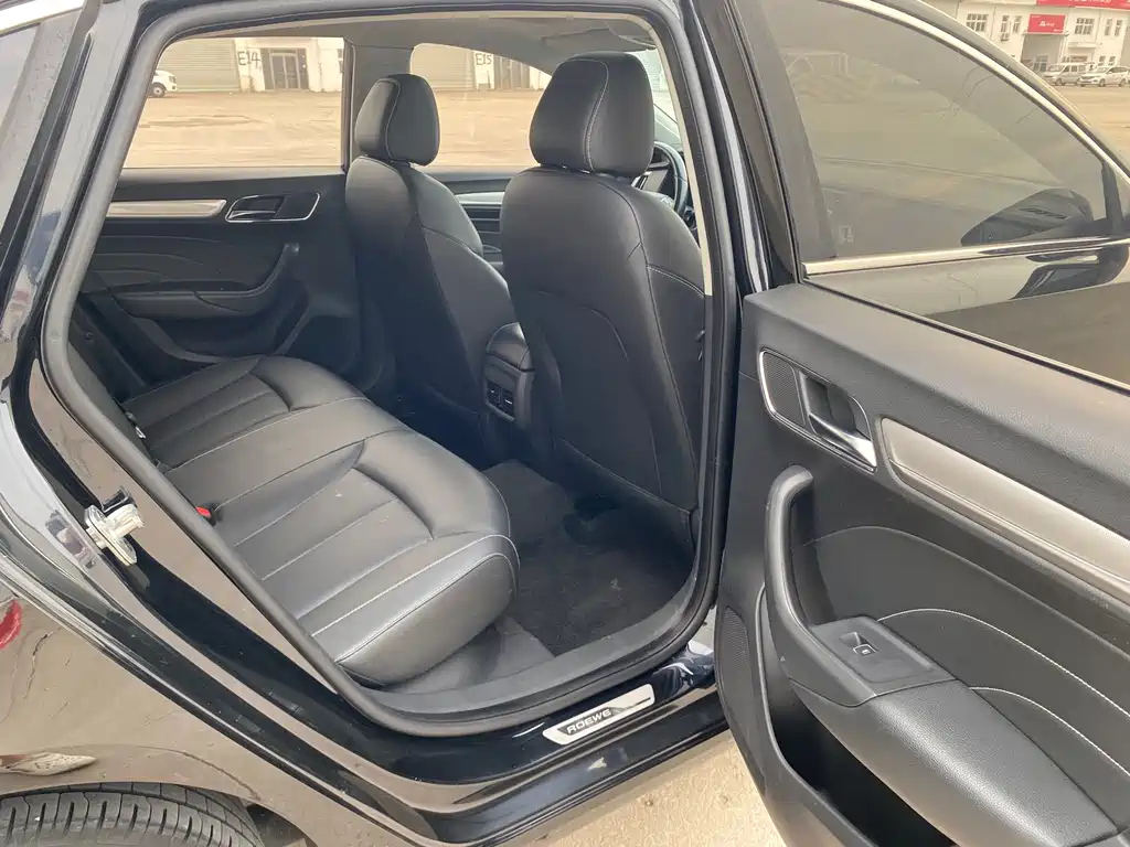 ROEWE I6 NEW ENERGY 2017