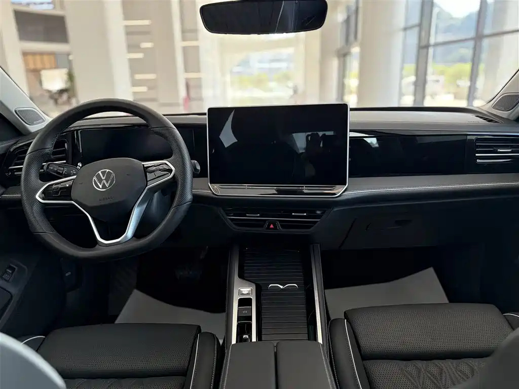 VOLKSWAGEN MAGOTAN 2024