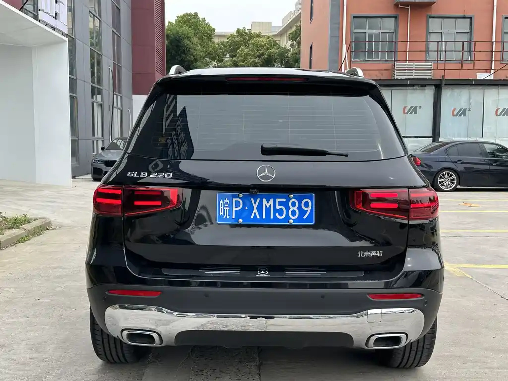 MERCEDES BENZ GLB 2024
