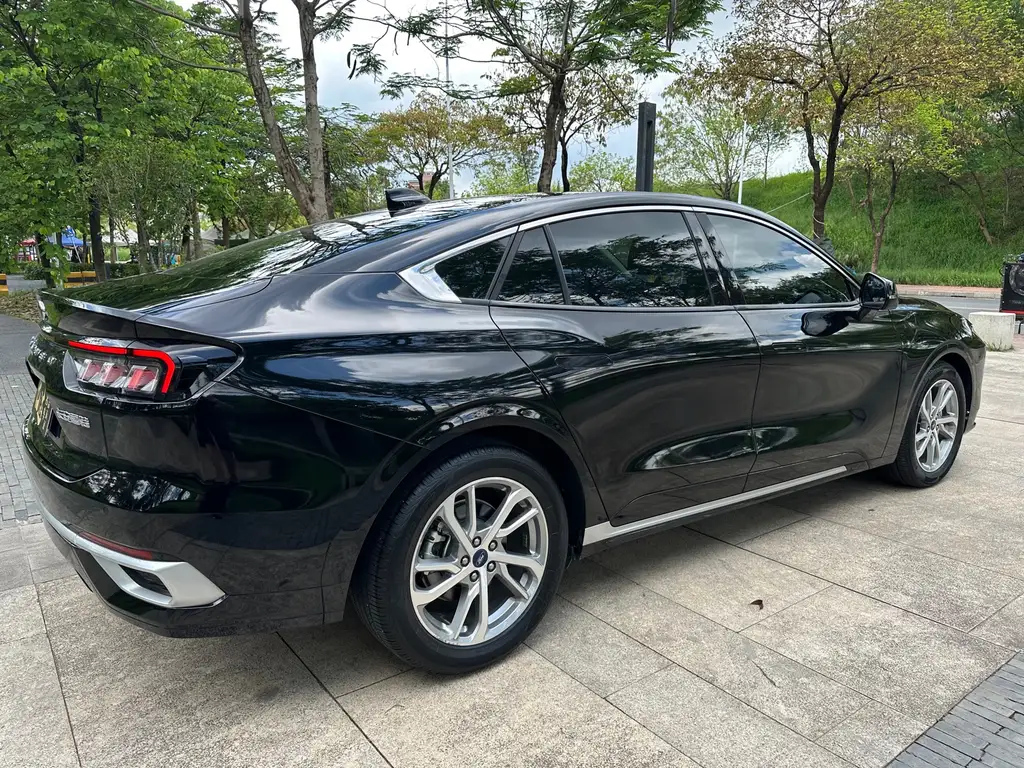 FORD MONDEO 2022