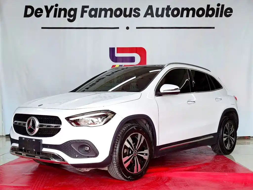 MERCEDES BENZ GLA 2020
