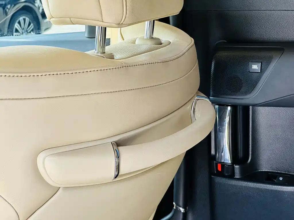 TOYOTA ALPHARD 2015