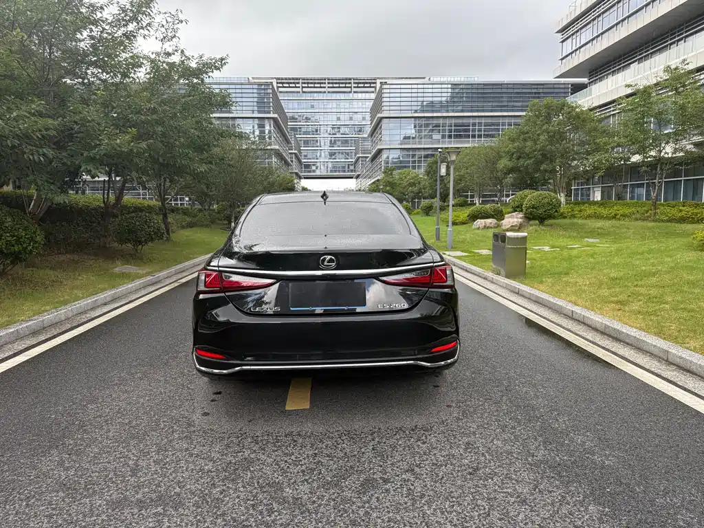 LEXUS ES 2023