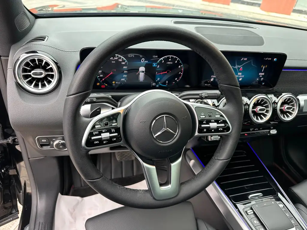 MERCEDES BENZ GLB 2021