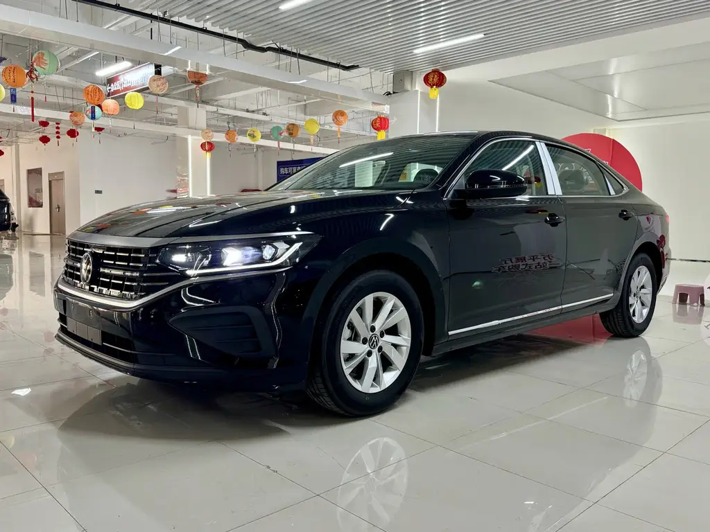 VOLKSWAGEN PASSAT 2024