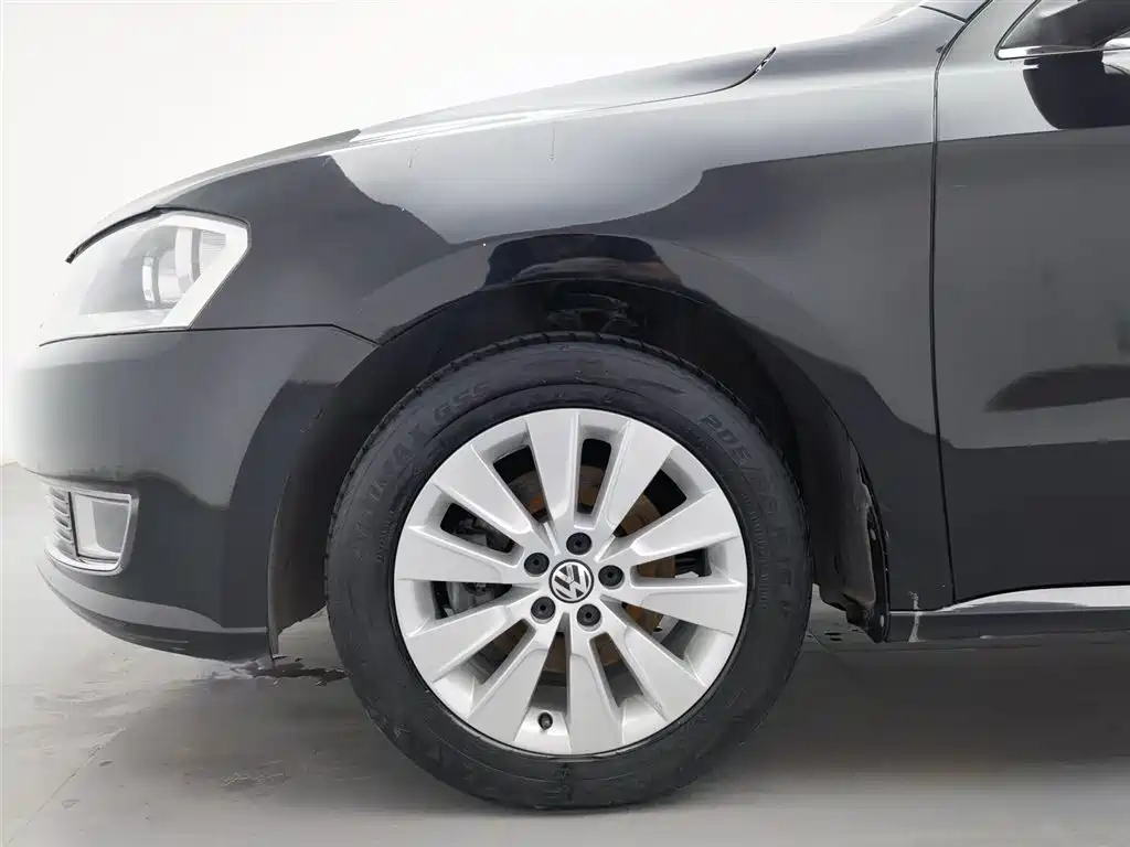 VOLKSWAGEN LAVIDA 2013