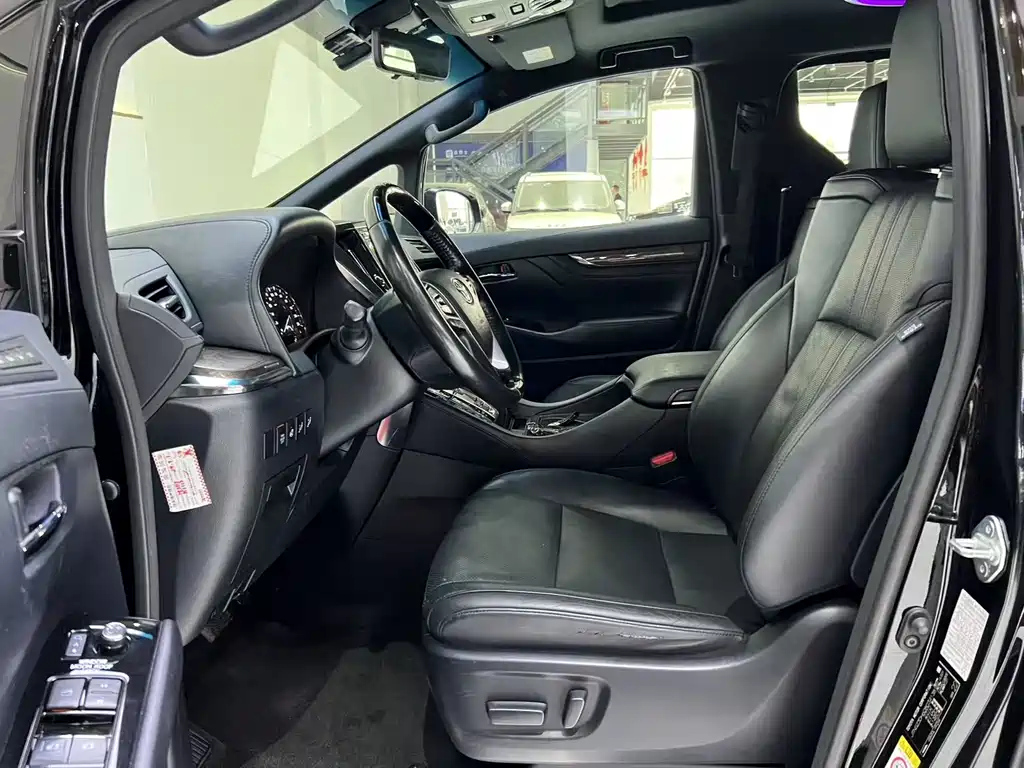 TOYOTA ALPHARD 2018