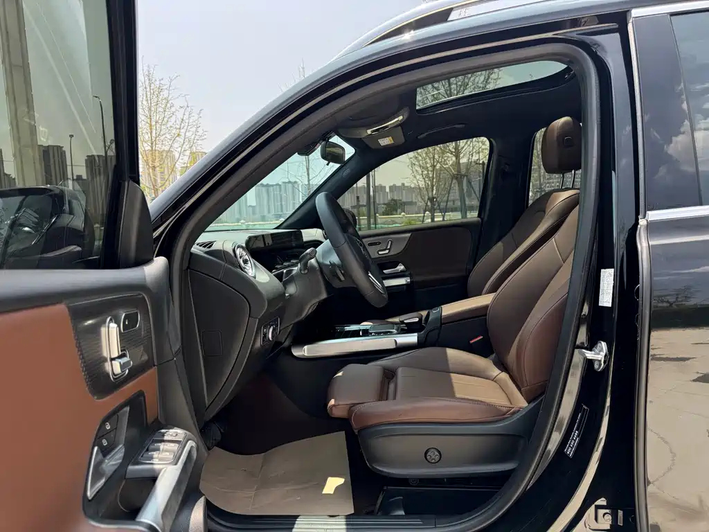 MERCEDES BENZ GLB 2023