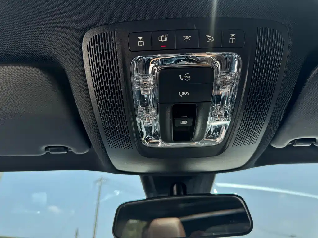 MERCEDES BENZ GLB 2023