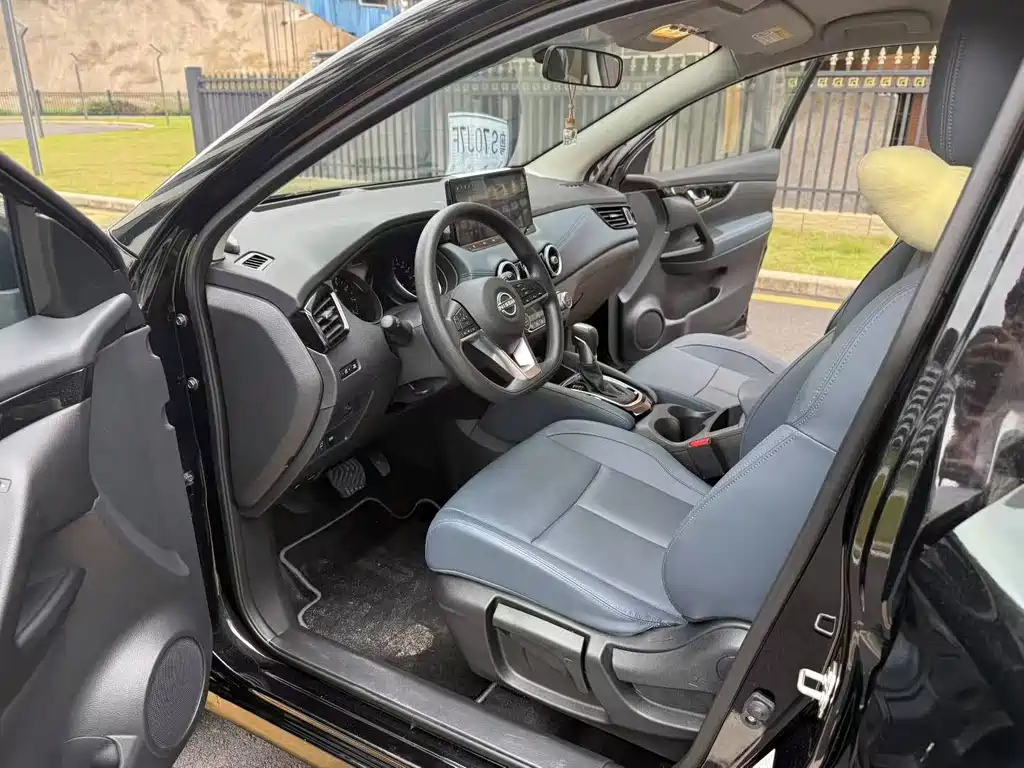 NISSAN QASHQAI 2025