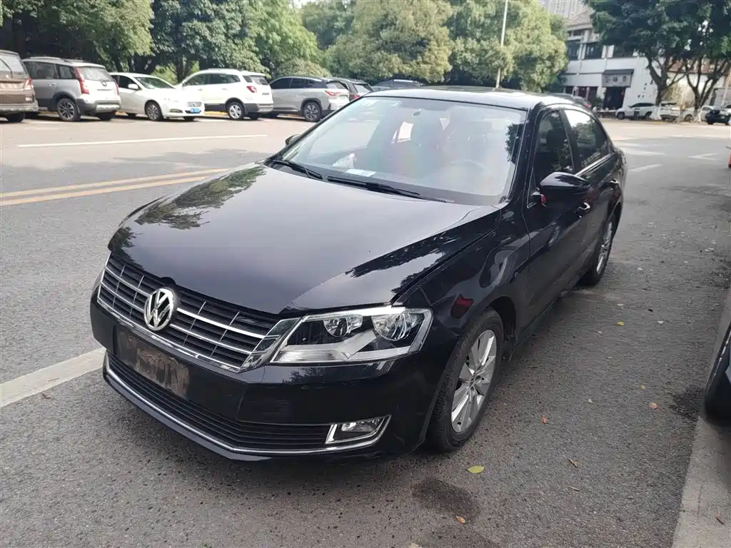 VOLKSWAGEN LAVIDA 2013