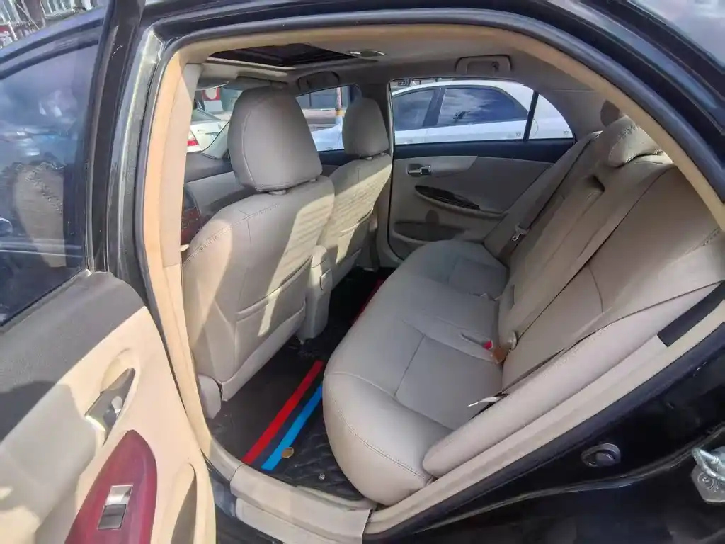 TOYOTA COROLLA 2011