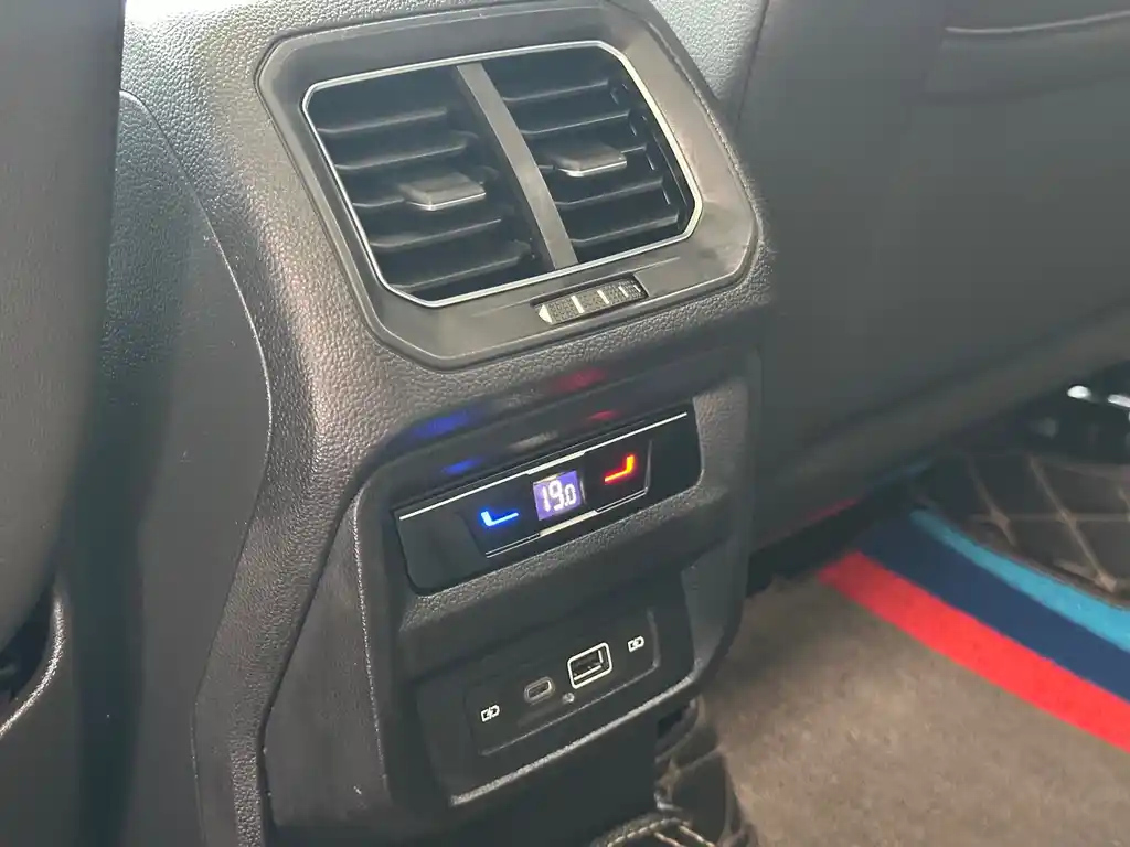 VOLKSWAGEN TIGUAN L 2022