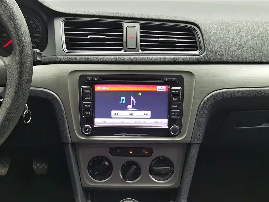 VOLKSWAGEN LAVIDA 2016