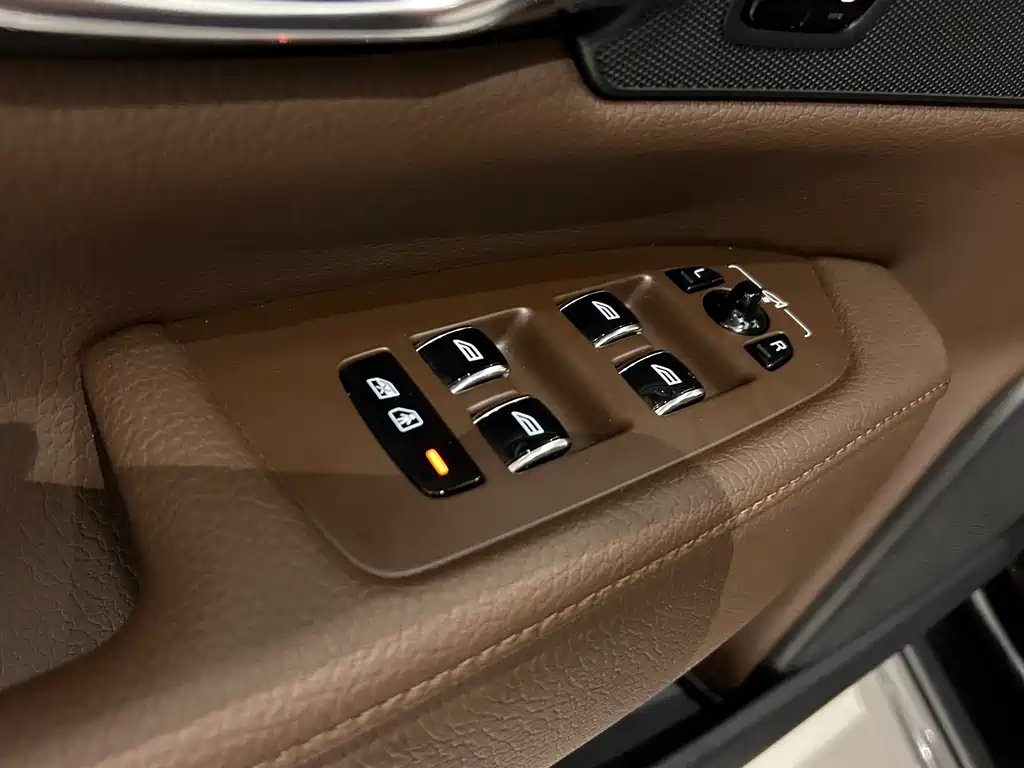 VOLVO S90 2021
