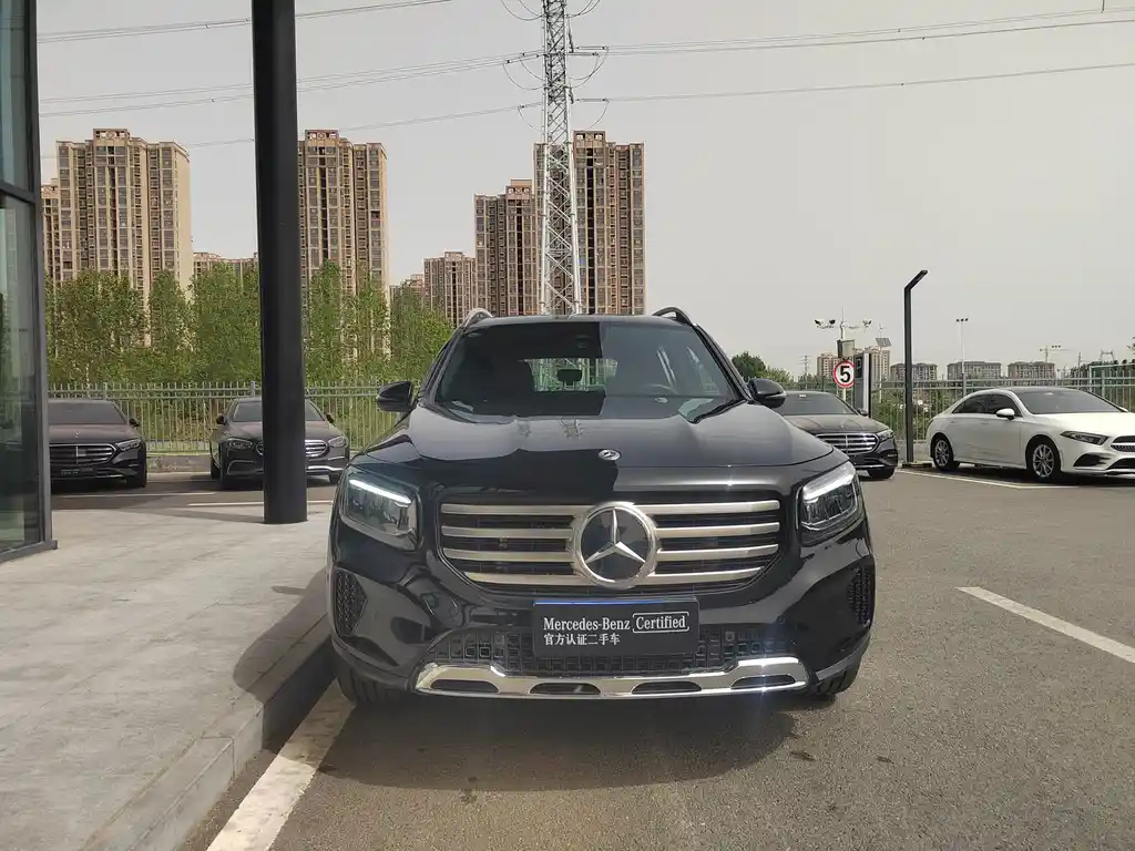 MERCEDES BENZ GLB 2024