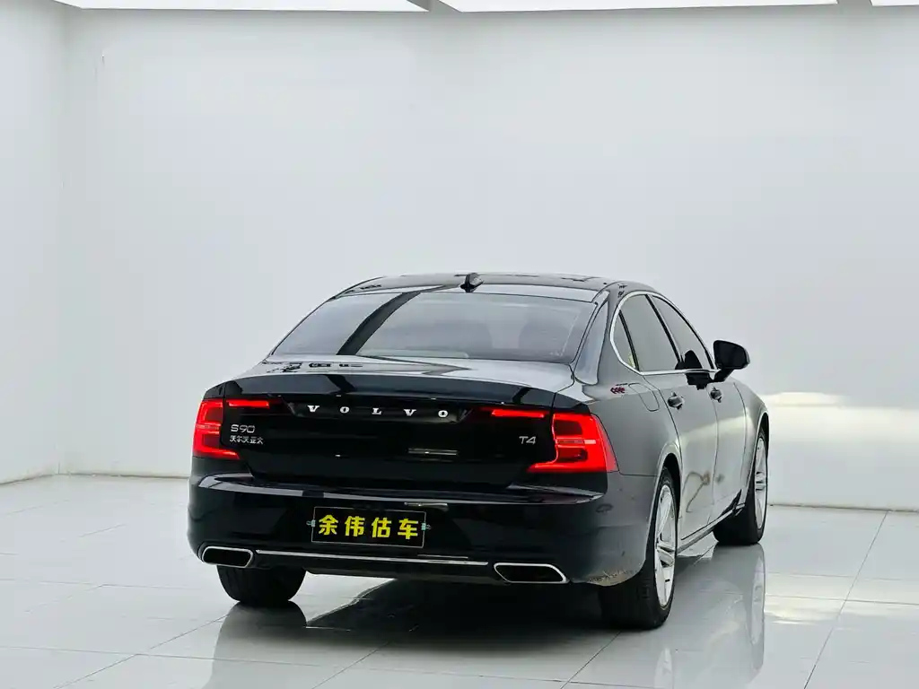 VOLVO S90 2017