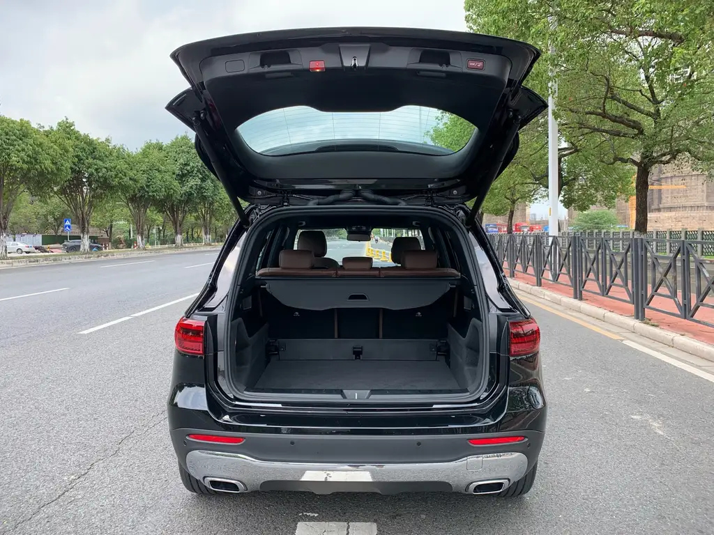 MERCEDES BENZ GLB 2024
