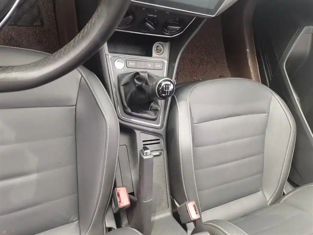 VOLKSWAGEN LAVIDA 2017