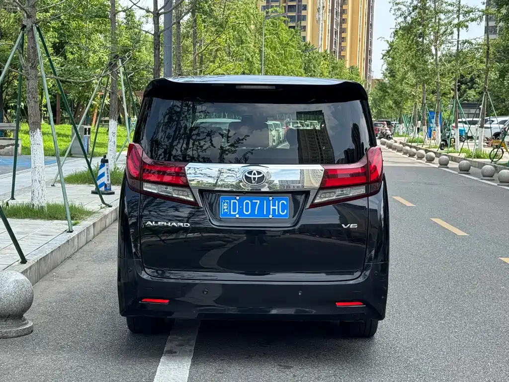 TOYOTA ALPHARD 2018