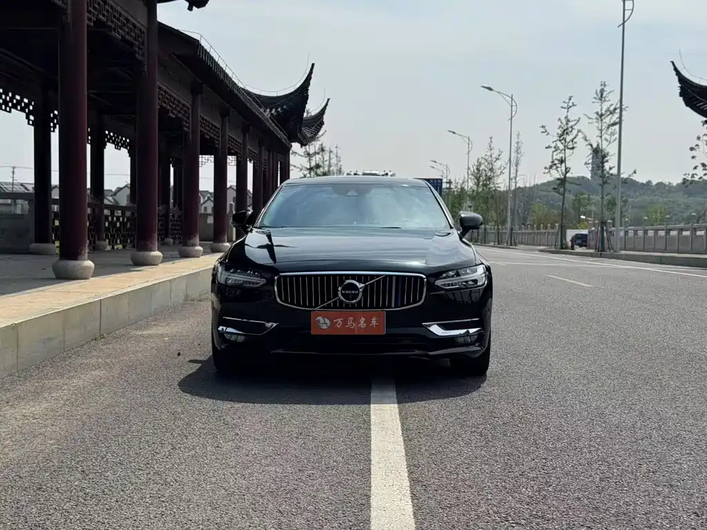 VOLVO S90 2018