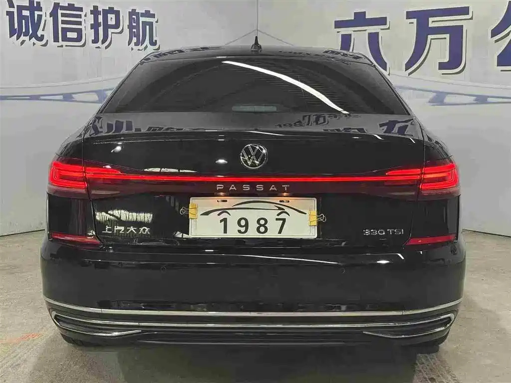 VOLKSWAGEN PASSAT 2023