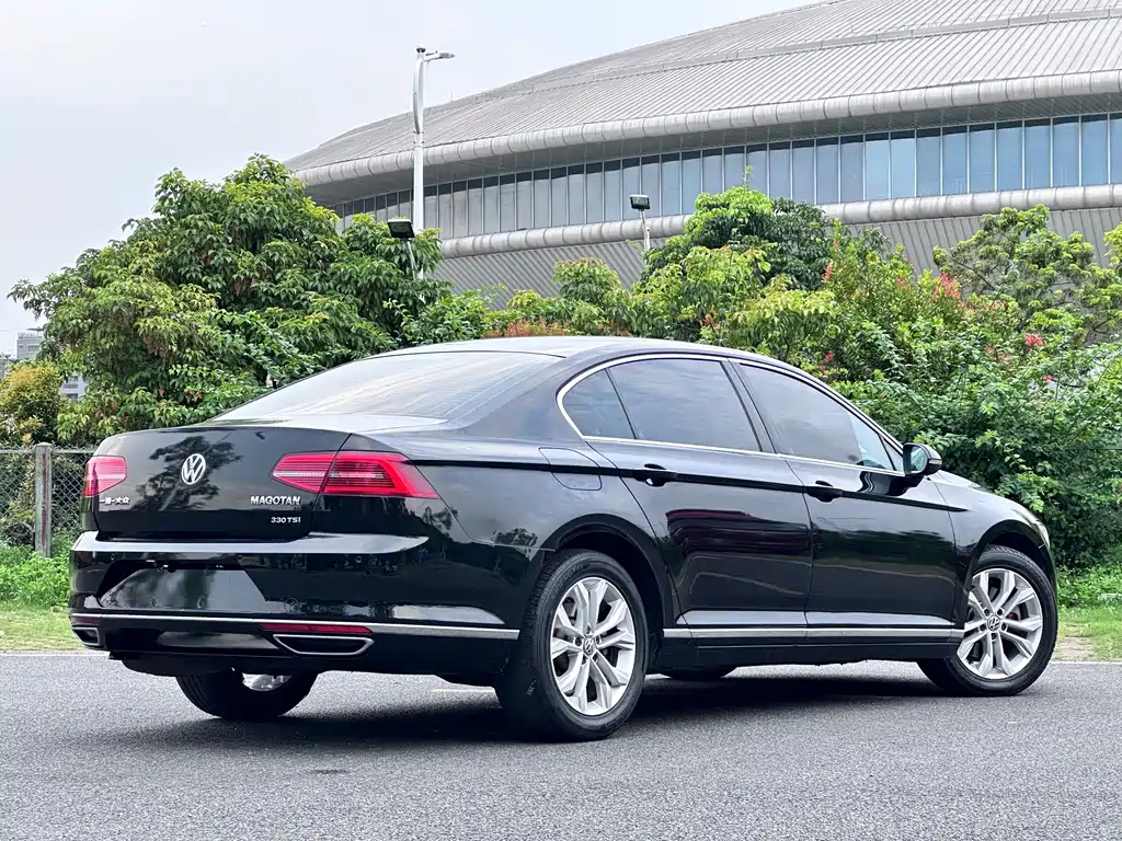 VOLKSWAGEN MAGOTAN 2017