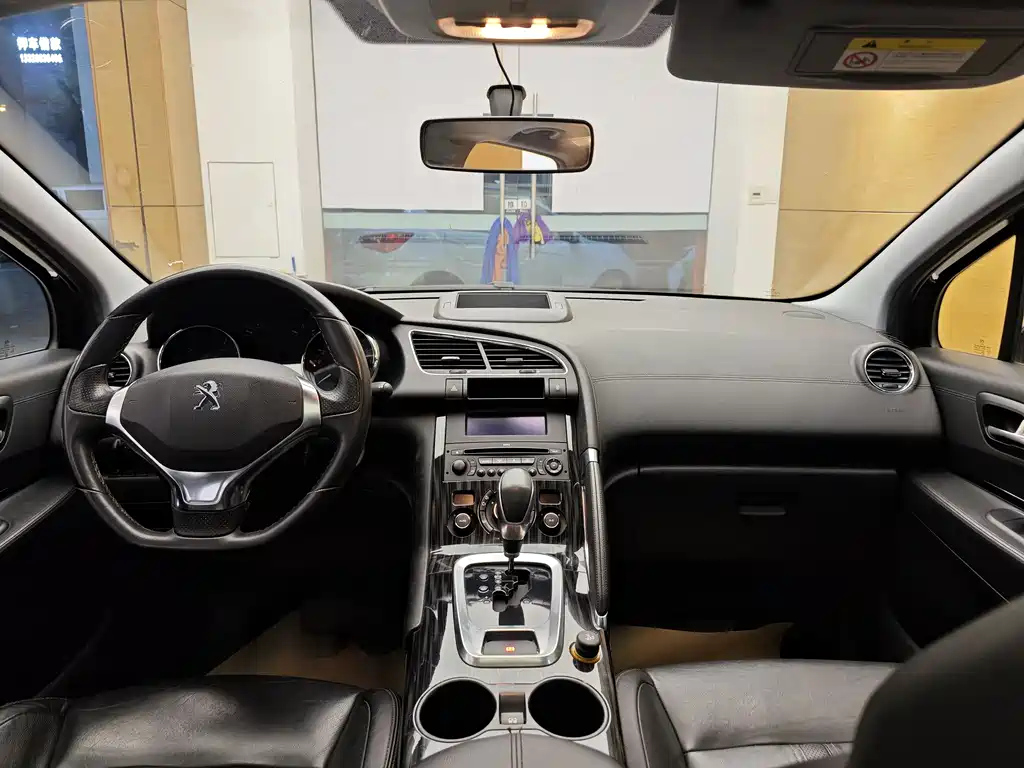 PEUGEOT 3008 2013