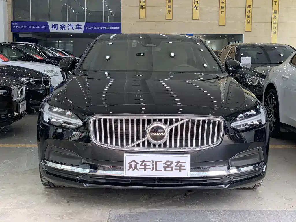 VOLVO S90 2023