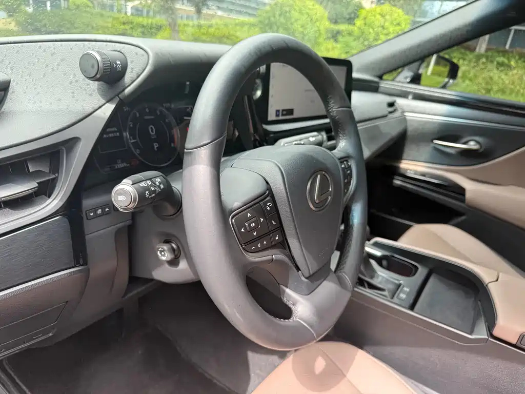 LEXUS ES 2023