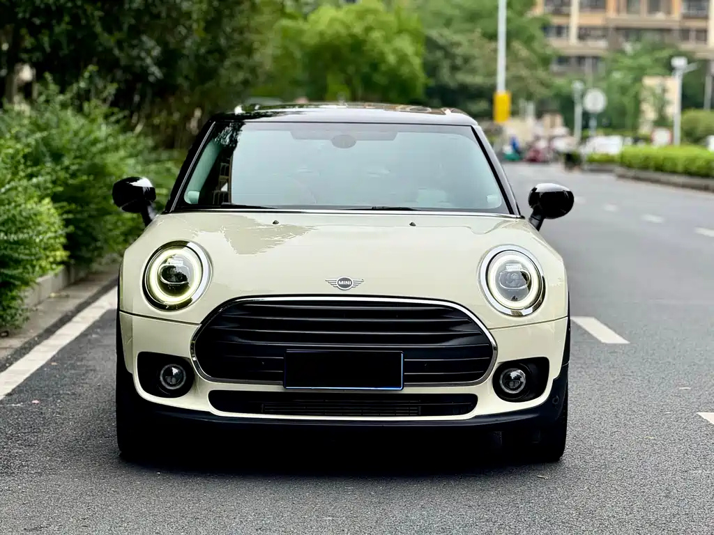 MINI CLUBMAN 2021