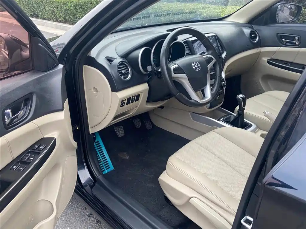 CHANGAN EADO 2014