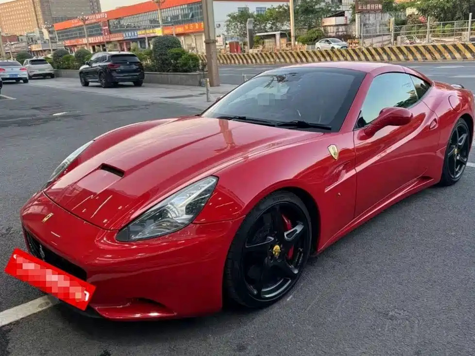 FERRARI CALIFORNIA T